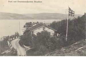 Svelvik.  Parti ved Drammensfjorden Braathen (M.Andersen) st. 22.6.09