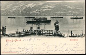 Narvik. 32 postkort, hvorav 24 i småformat.
