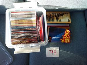 POSTENS PRESENTASJONSPAKKER Fra midten av 1992 til februar 2006. Pålydende 6380 kroner på merkene, Vekt 4,8 kilo