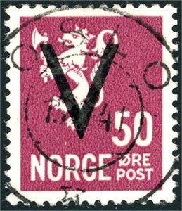 272. 50 øre V med vannmerke, vakkert fullstemplet "Oslo 15.8.41". Attest FCM.