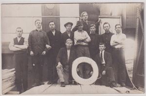 Skip S/S Anders av Haugesund (fotokort) med besetningen, sendt fra Hull i 1919