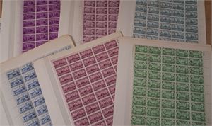 USA stort parti postfriska helark och arkdelar, 1930-50-tal, mellan 1-10 cents. Endast räknat som nominal, över 160 usd