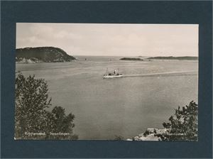 KRISTIANSAND. INNSEILINGEN (Küenholdt 5449) med dampskip på vei inn. Brukt 1942, frimerke har falt av