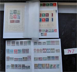 PORTUGAL o/xx/x samling 20-tallet til nytt i 2 16 siders bøker. Vesentlig katalogverdi i miniark 40-tallet. Mi Bl 5, 8, 9 og 14 er xx, Bl 12 stemplet. Ellers fyldig fra ca 1940 med mange serier