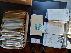 BREV Masse brev, ser ut til å være mest 70-tallet og nyere i blandet kvalitet. Innslag av FDC, frankeringsavtrykk  og utlandet. Vekt 11,1 kilo