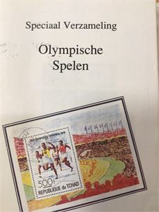 Olypiasamling i album frem til 1972.  Flott album med OL-merker fra mange land **