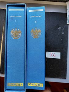 SOVJET Glissen samling i 2 Schaubek album med lommer 1918-59. Et album med kassett. Lite merker, men veldig pene album