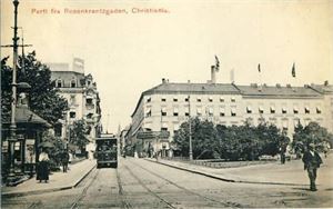 Christiania, Rosenkrantzgaden m/trikk nr. 55 (Dopheides Magasin, uten nr). Småf. s/hv. Stpl. Kristiania H 23-XII-08. Pen kvalitet.