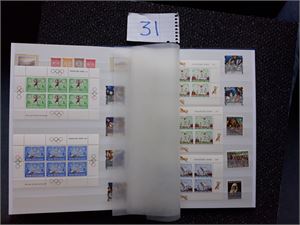 NEW ZEALAND mest postfriskt i 16 siders bok inkl miniark som "Best of 2000" komplett. Pen vare