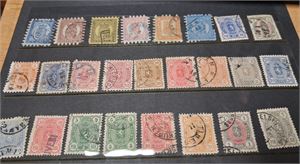 FINLAND parti klassiska märken i ett instickskort, blandad kvalitet.