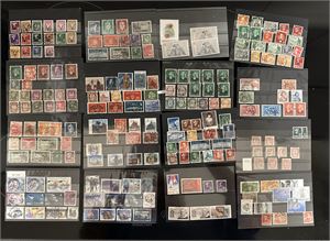 Realisasjon mange merker på plansjer. Utrop 1100 på annen auksjon