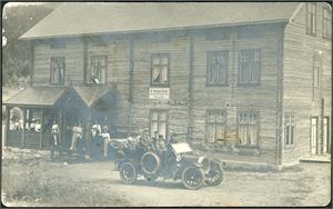 A Heslas Hotel, Medeier av Høifjellsæteren Oset, Skyds. Foto L.K.Ødegaard. Nes i Hallingdal. K-2