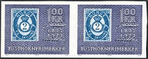 685. 1 kr Posthornfrimerkene 100 år, 1972 variant "Utagget" i horisontalt par. Kun 9 kjente eksemplarer.