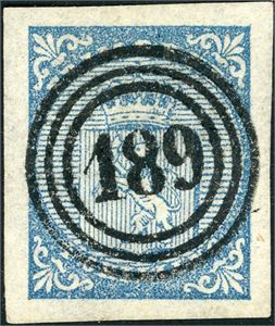 1. 4 skilling våpen 1855, vakkert anert med et rettvendt nummerstempel "189" (Lyngdal, VA, 5 pk). Meget brede marger. Luksus!