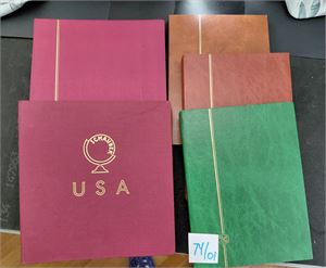 USA o samling med få merker i 2 Schaubek album uten lommer til 1987 + 3 dublettbøker. Ikke noe sjeldent, vekt 7,2 kilo