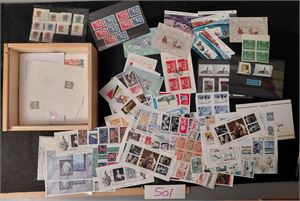 SVERIGE Mengder av sammentrykk og miniark + dubletter i tre-eske. Ypperlig til utstykking for den som vil det