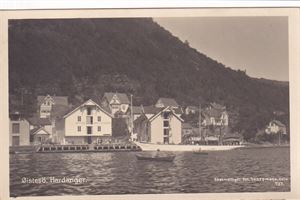 Hordaland - Øystese med HSD-båten S/Y Ulvik som gjekk i turistfart i Hardangerfjorden på 1930-talet