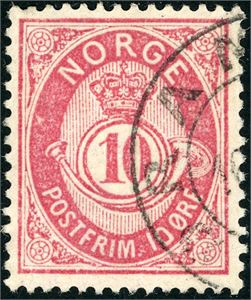38 xY. 10 øre Posthorn 1883 på papir fra Moestue med stående vannmerke (vm.st. 5), lettstemplet "Drammen".