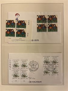 Færøyene 3 album med Færøyene fra 1975, inneholdende postfriske 4-blokker, FDC-fireblokker, frimerkehefter og helark med julemerker. Medfølger 2 stk Nordjysk «Elite» album med Færøyene frimerker 1975 til 1980. Bør inspiseres! Ex Trond Schumacher.
