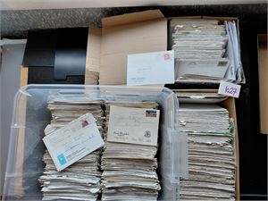 BREV Kasse bruksbrev, mye 70-90-tallet, flest til Statens Garnerskole i Grimstad. Mye maskinstempler, samlere av firmalogoer kan muligens finne noe interessant. Vekt 9 kilo. GIBUD!