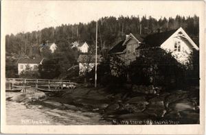 Buskerud Holmsbu, Støa, parti fra. (Skarbø 1719). Småf. s/hv. Stpl. Holmsbu 13-VII-37. Lite blekkryss foran, ellers pen kvalitet.
