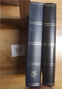 REKVISITA - INNSTIKKSBØKER 2 stk 64 sider, begge med svarte ark. Vekt 3,8 kilo