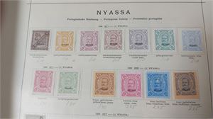 PORTUGISISKA KOLONIER äldre samling på lösa albumblad från 1870-talet till 1926, utan de dyra