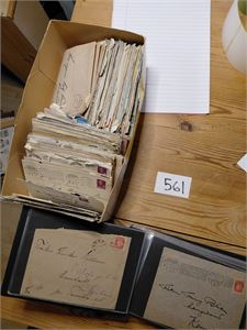 BREV Eldre brev i eske og liten perm. Veldig varierende kvalitet, noen FFC i permen. Vekt 2,3 kilo