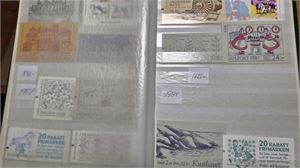 SVERIGE ** samling 1973-2000 inklusive bland annat 5 st rabatthäften. (F över 35 000:- enl. inl.)