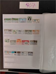 KOLONIER/SAMVELDET En del merker og miniark i 16 siders bok. Lite gammelt, innsatt uten system, men noen artige innimellom