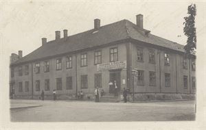 Drammen.  Johansen og Eelien Butikklokale i Tollbugaden UB fotokort.   Uvanlig !