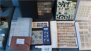 FRANKRIKE + Gammelt og nytt i innstikksbøker inkl masse klassisk usjekket. Også noe postfriskt 2000-tallet inkl et prestisjehefte og litt kolonier/eks-kolonier