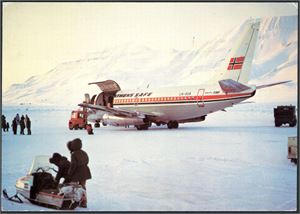 Ca 650 norske postkort i storformat. Stedskort, reklamekort, noen nytrykk etc.