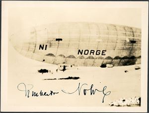 A photo of the Zeppelin Norge 1929, signed by "Umberto Nobile".