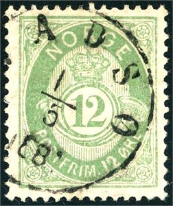 44. 12 øre mattgrønn, nær fullstemplet "Vadsø 1.5.1884" (FI).