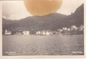 Hordaland - T.Lofthus  Øystese sett frå fjorden