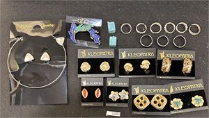 SMYKKER Lot, mye fra Holthe i Arendal. Høy butikkpris