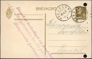 15 øres Brevkort, stemplet "Haugesund 20.2.28" og sendt til Tyssedal. Ved siden 3 linjers stempel "Brevet er beskadiget og forsinket ved d.s. Norge´s" forlis den 20.feb.1928. Haugesund Postkontor" i lilla. Brevkortet har to arkivhull på høyre side og noe beklippet.