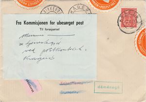 Posthistorie Ubesørget post. Brev fra Kragerø stemplet TA(-3.1.63), til Birkerød i Danmark, adressat hadde flyttet (déménagé), brevet sendt til det danske Returpostkontoret, returnert til Norge, ingen avsender påført, brevet ble derfor håndtert av kommisjonen for ubesørget post, forespørsel til Kragerø, der det viste seg at avsender tjenestegjorde ved postkontoret. Mange herlige stempler og etiketter.