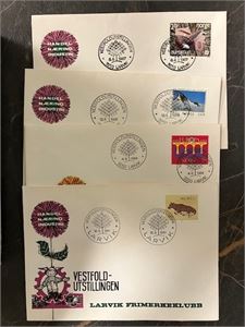 10 forskjellige år med konvolutter fra Vestfolutstilligen