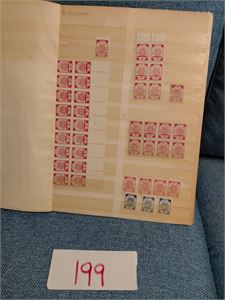 BALTIKUM-LATVIJA xx/x dubletter 1918-40 på innstikksark. Mange xx av de første (€ 1050, etter Mi 40 er hengslet regnet til 30% av xx)