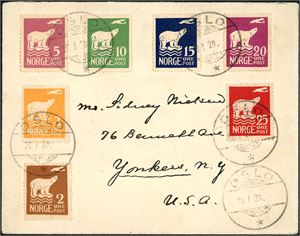 130/36. Polserien komplett på konvolutt, stemplet "Oslo 28.1.28" og adressert til USA. Baksiden påsatt obalten "Amundsen Ellsworth Polflygningen 1926".