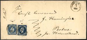 4. 4 skilling Oscar på dobbeltvektig brevomslag, stemplet "Sande i Jarlsb. 16.5.1861" (VF, 4 PKT). Merkene i to ulike nyanser. Høyre merke med rift.