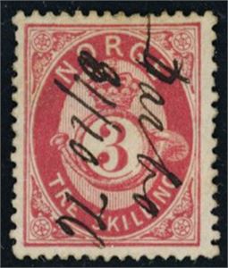 NK 18  3 sk posthorn med håndskrevet stedsnavn "DARBO 31.10.76" (BU, 4). Pent sentrert eksemplar, men har en nesten usynlig rift i nedkant og hjørnetagg brekk.