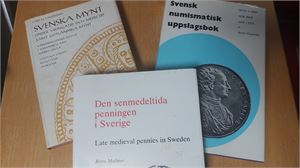 MYNTLITTERATUR Sverige, tre böcker