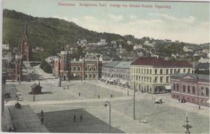 Bragernes Torv Udsigt fra Grand Hotels Taganlæg, Kolorert kort uten utg. UB småf.