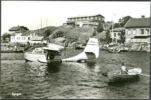 Lyngør. Fotokort med sjøfly i motivet. K-2