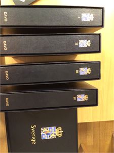 Sverige 1856-2010 (Merker til 2000) stemplet /** i 5 flotte DAVO-abum.  Delvis dubletter, men også "tomme hull"  Må inspiseres
