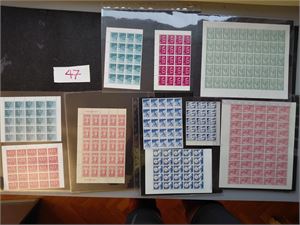 Noen ark og arkrester inkl 45 serier Nk 695-96, INTERJUNEX og 571-74 Vm på ski i helark