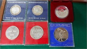 SVERIGE JUBILEUMSMYNT, två st 50 kr, två st. 100kr silvermynt, KANADA 1 silverdollar 1979 proof samt